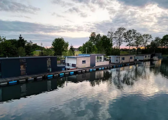 The Creative Boat Hotel Lithoijen photo