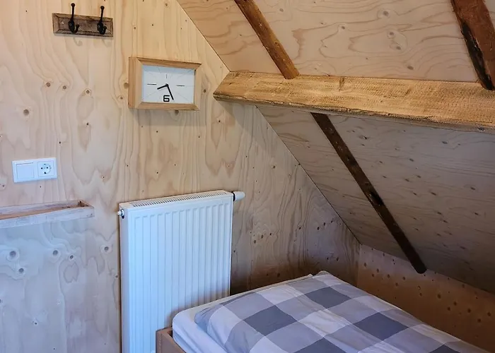 foto di Wooden Lodge I Boomhut Op Recreatiepark Mastendol Rijen